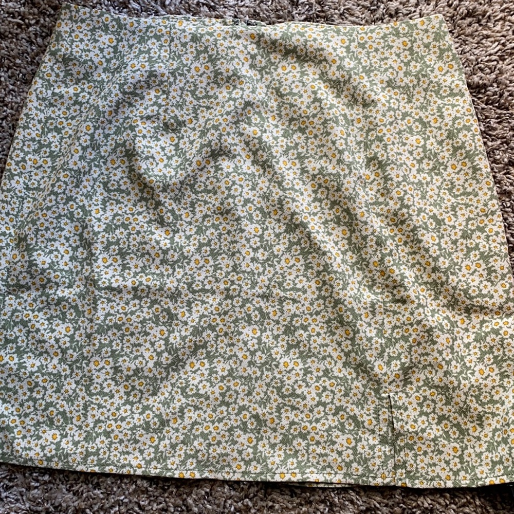 Cute summer floral skirt!